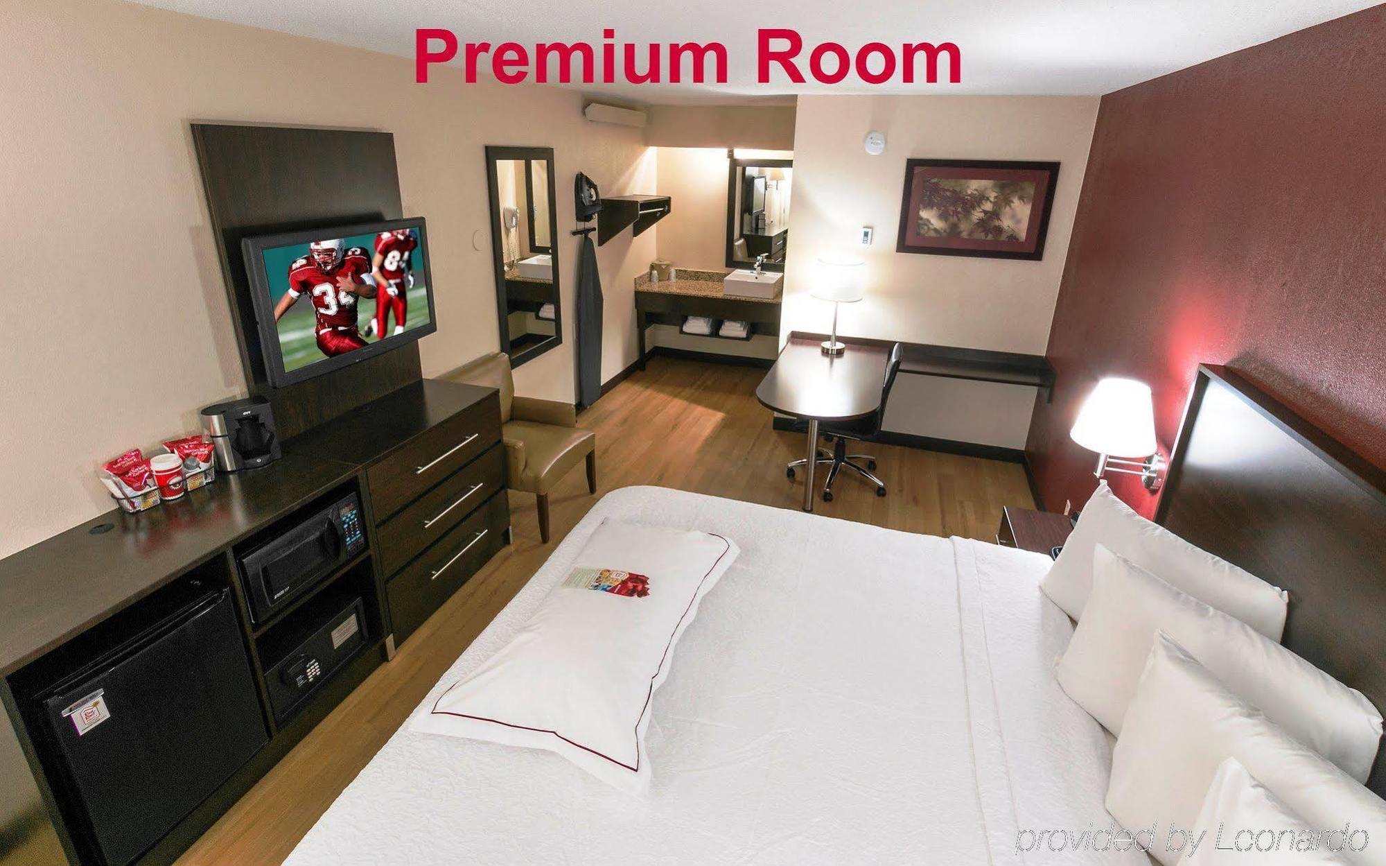 Red Roof Inn Plus+ University At Buffalo - Amherst Extérieur photo